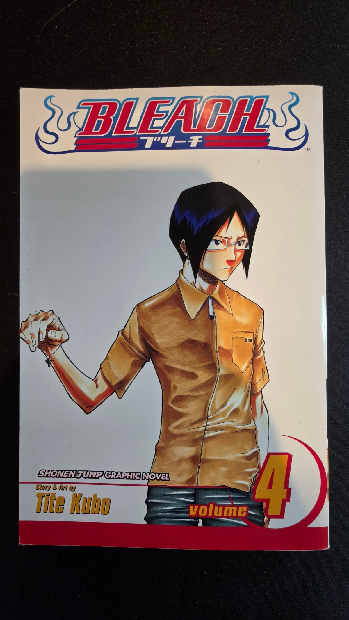 Bleach Volume 4 preowned actual copy front